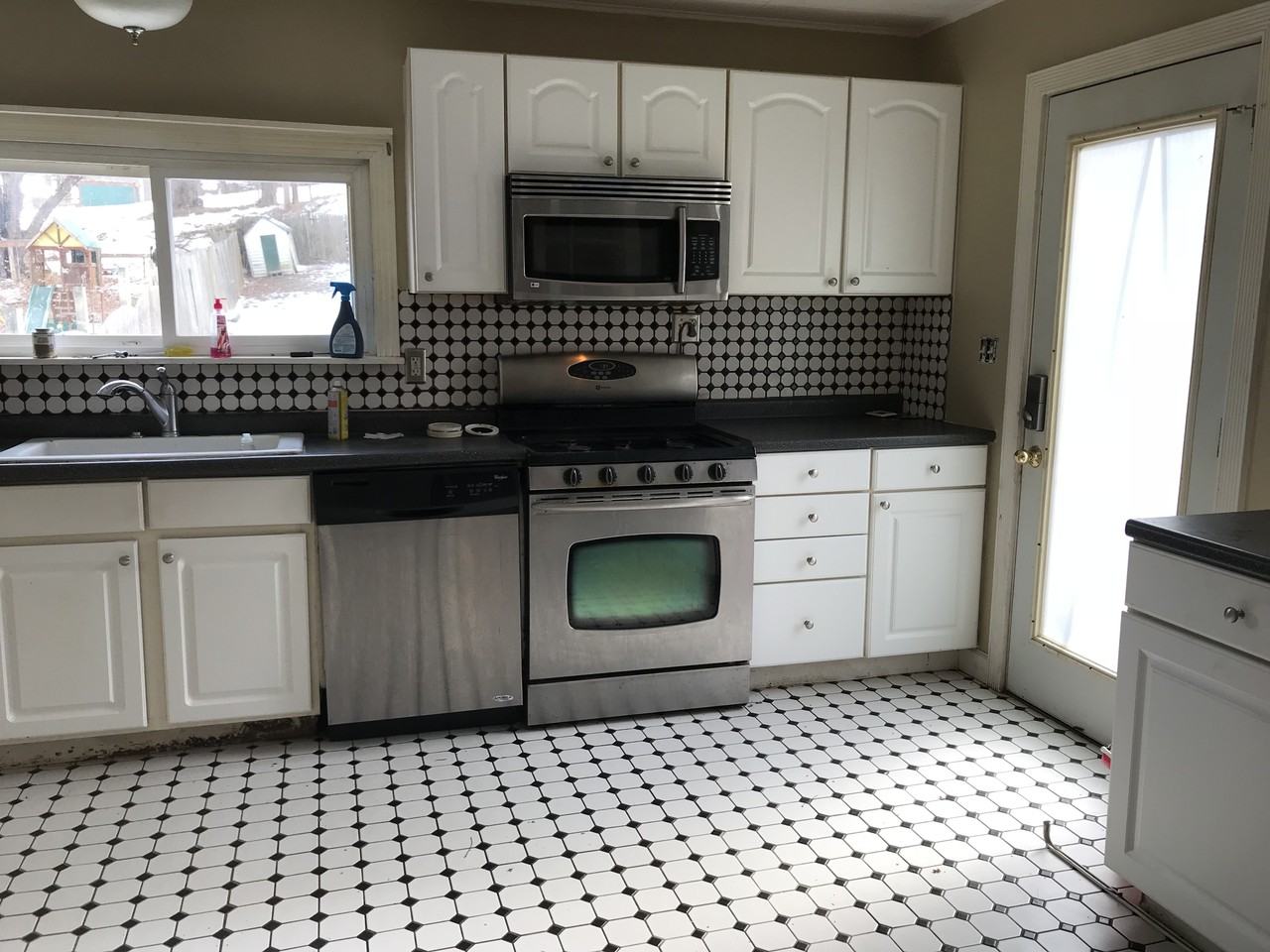 59 South Park Avenue - Photo 2 of 8