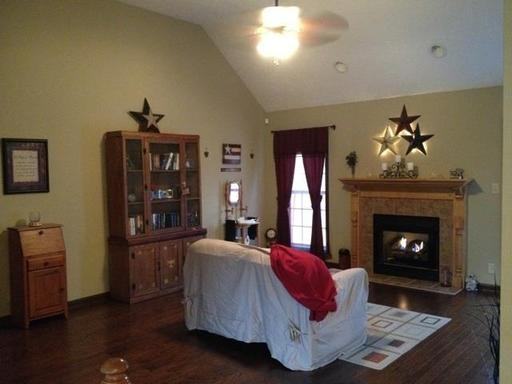 137 Coniston Dr - Photo 3 of 15