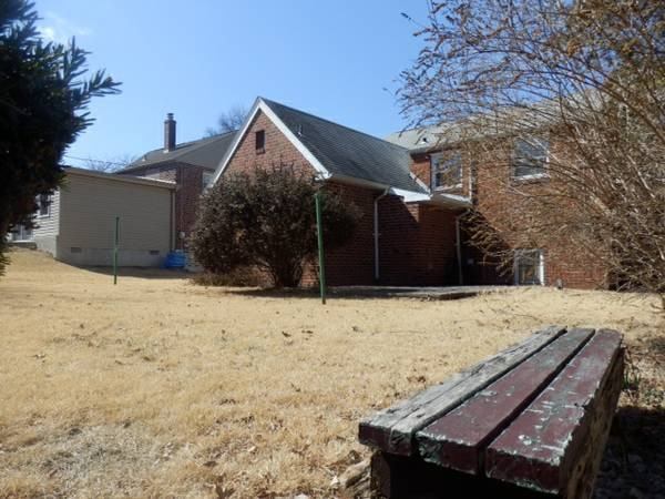 904 Scotia Rd