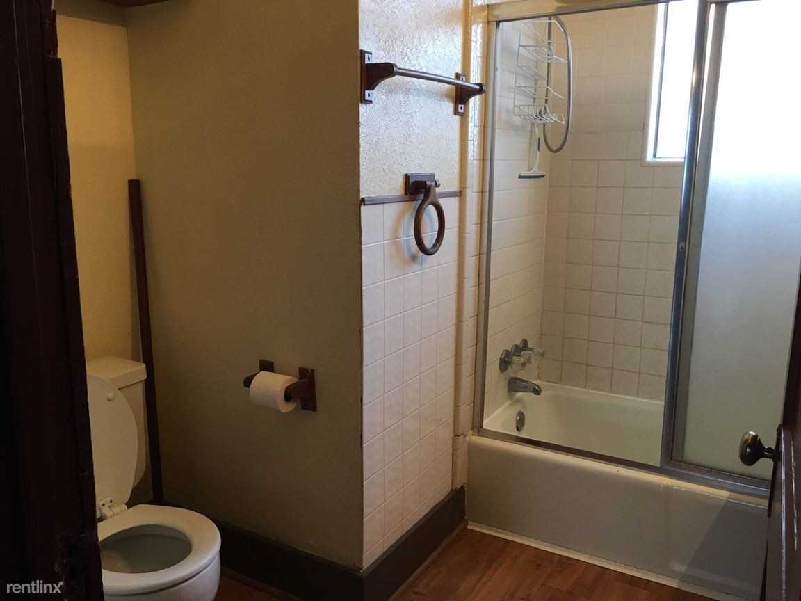 407 Ash St - Photo 2 of 16