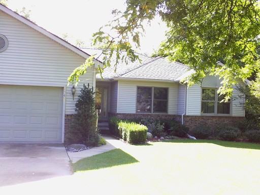 1348 N Maxfield Rd - Photo 2 of 14