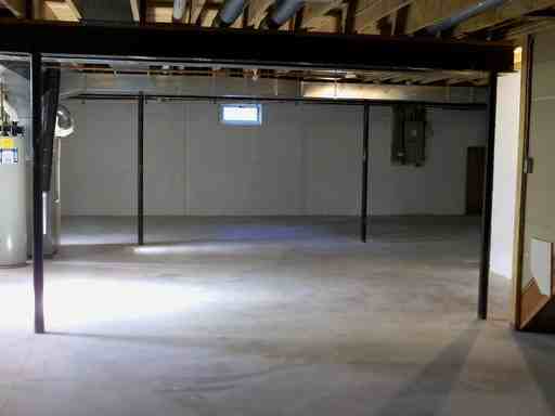 1348 N Maxfield Rd - Photo 3 of 14