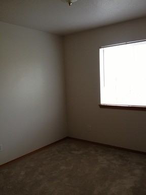 428 NE Buffalo St #1 - Photo 3 of 5