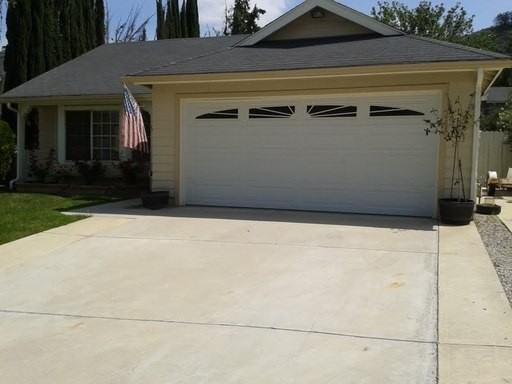 28226 Royal Rd - Photo 2 of 8