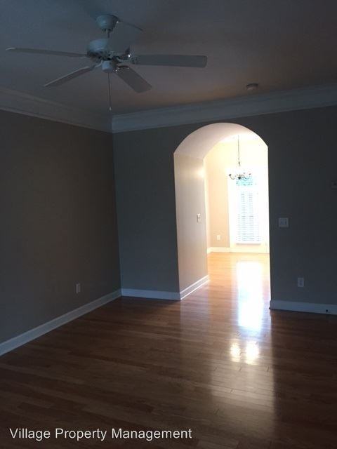 809 Benton Ave - Photo 3 of 14