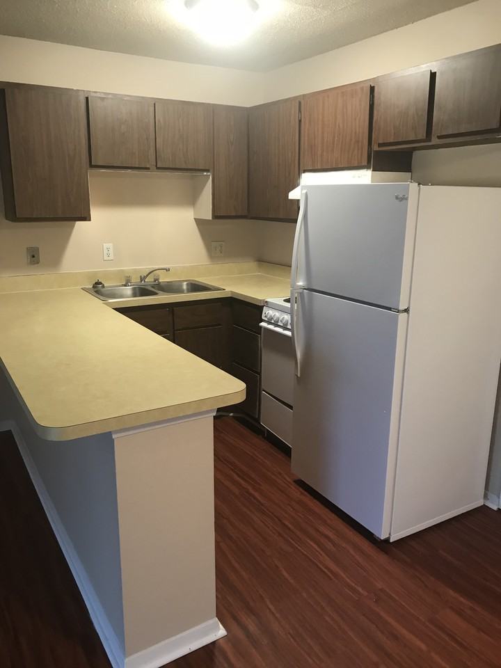 Jefferson Apartments - Photo 3 of 5