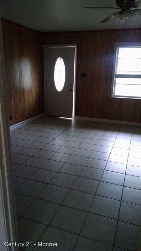 128 Lucky Ln - Photo 2 of 7