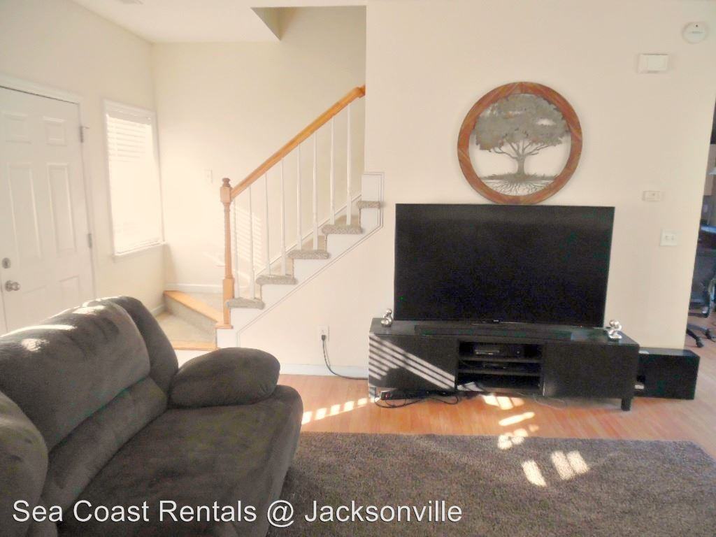 205 Chandler Ct - Photo 3 of 25