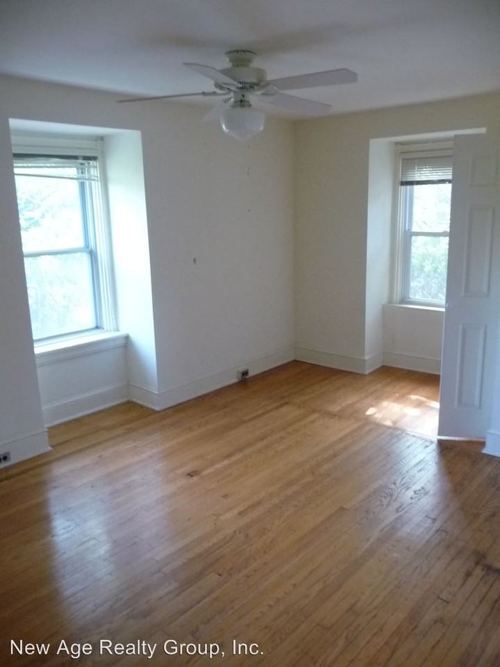 4724 Warrington Ave - Photo 2 of 7