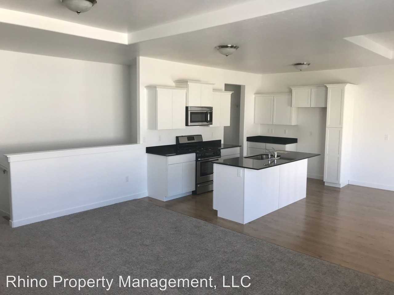 606 W 1720 S - Photo 2 of 16