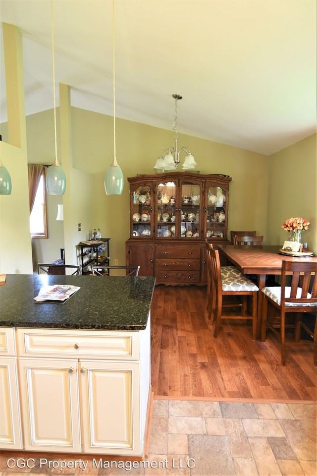 155 Sweetland Rd - Photo 3 of 13