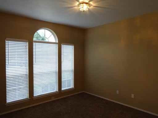 305 Reinhardt Blvd - Photo 3 of 18