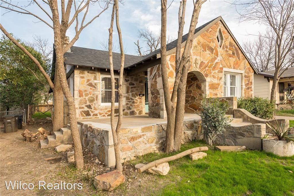 3605 Townsend Dr - Photo 2 of 18