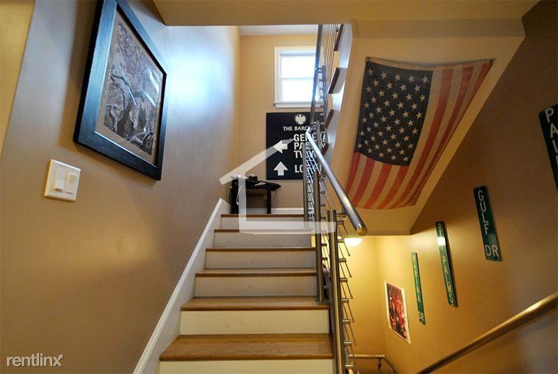 39 Woodstock Ave - Photo 2 of 19