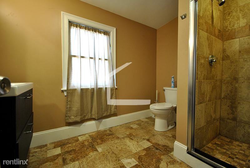 39 Woodstock Ave - Photo 3 of 19