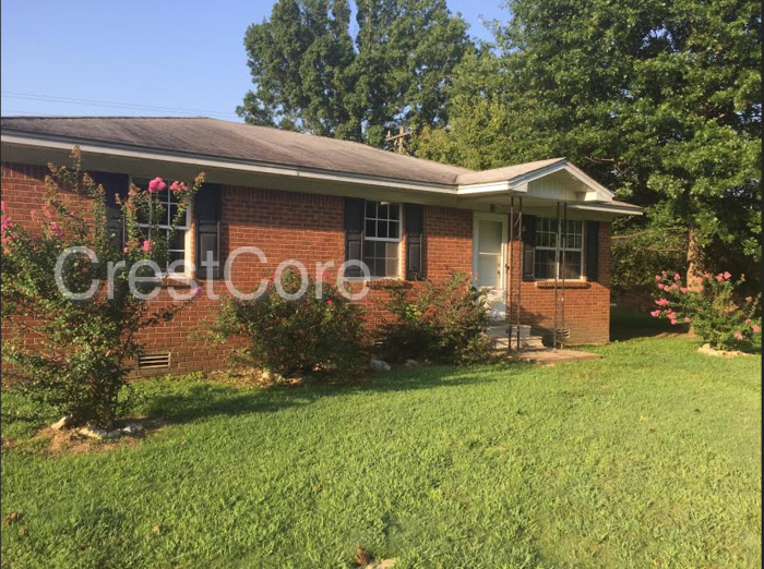 135 Navy Dr - Photo 2 of 8