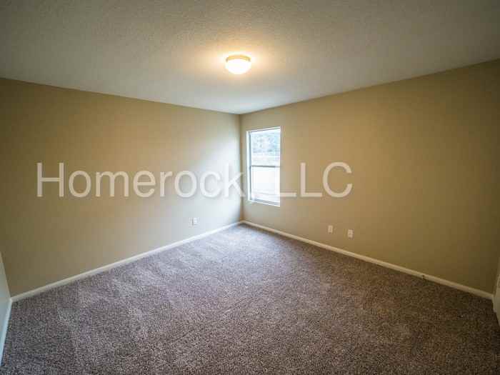 2402 Riley Dr - Photo 2 of 22