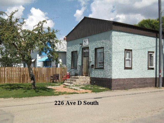 226 Avenue D South - Photo 2 of 3