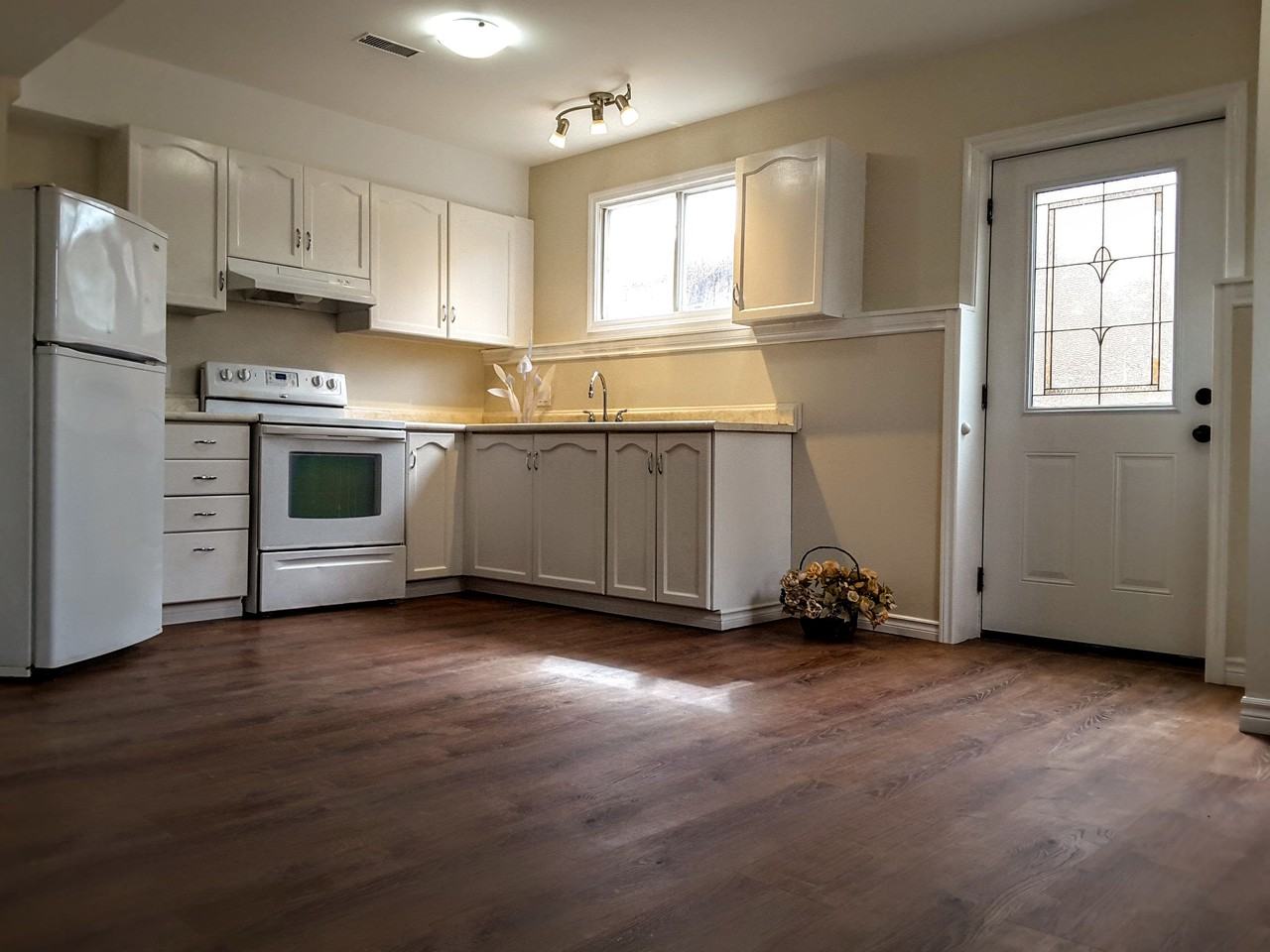 844 Lavis Street - Photo 2 of 15
