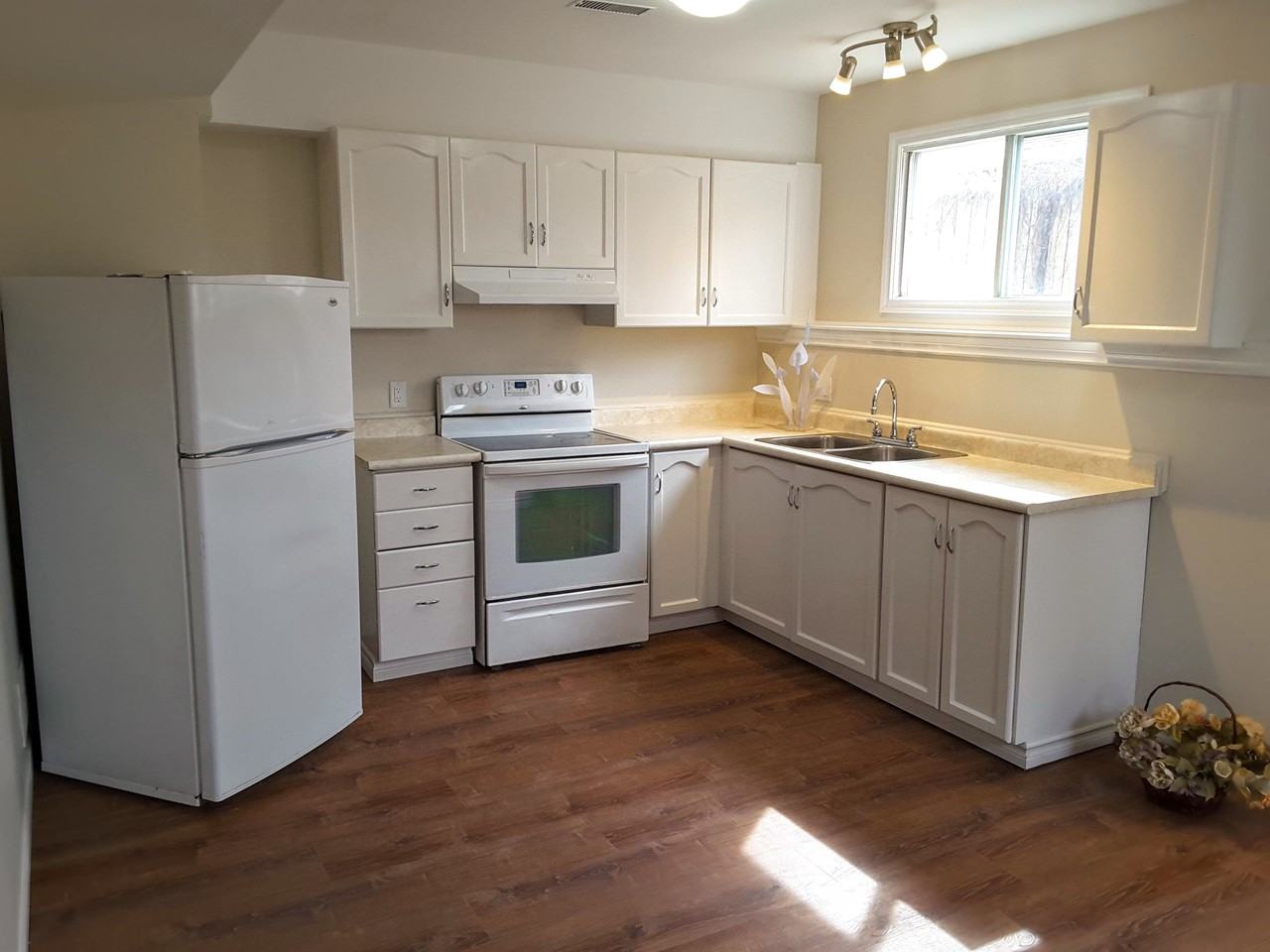844 Lavis Street - Photo 3 of 15