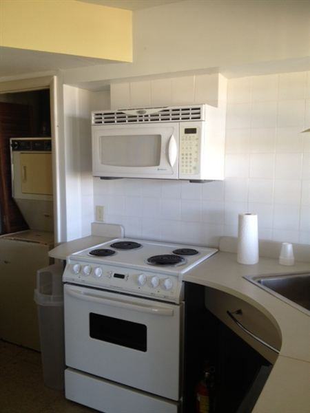 807 32nd St - Photo 3 of 8