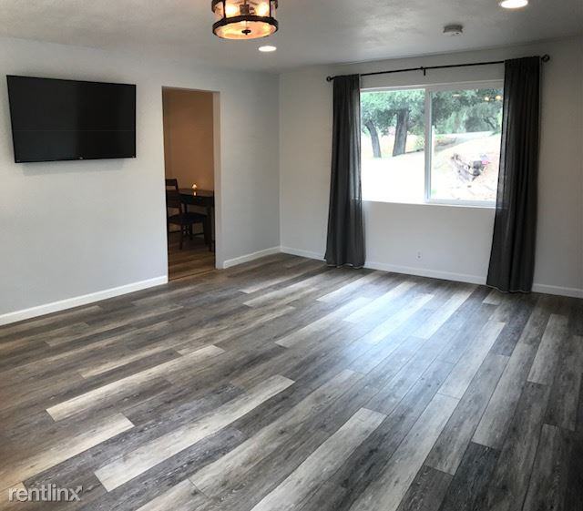 6048 Fairview Pl - Photo 3 of 9