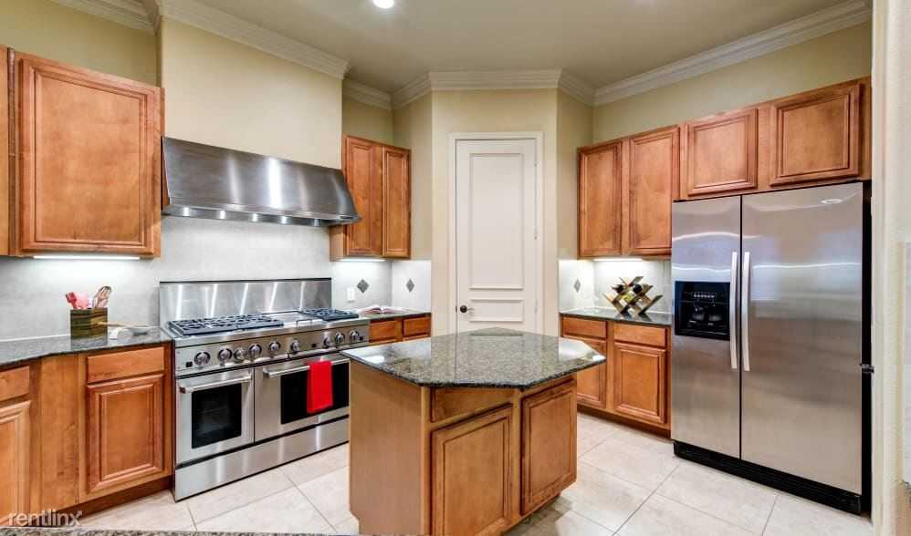 Marquis at Stone Oak - Photo 2 of 8