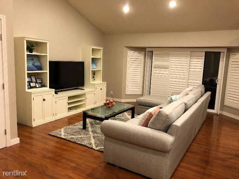 5339 Lenora Ave - Photo 3 of 8