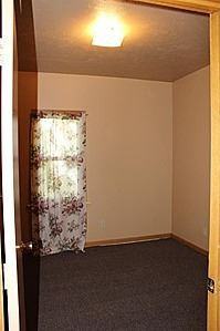 1401 Columbian Ave - Photo 3 of 9