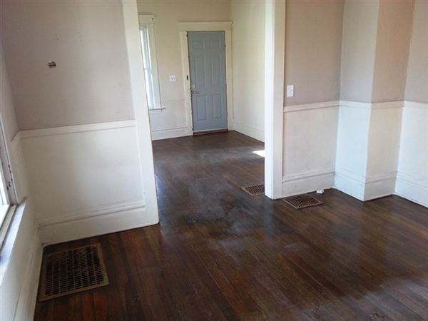 1130 Porter St - Photo 2 of 6