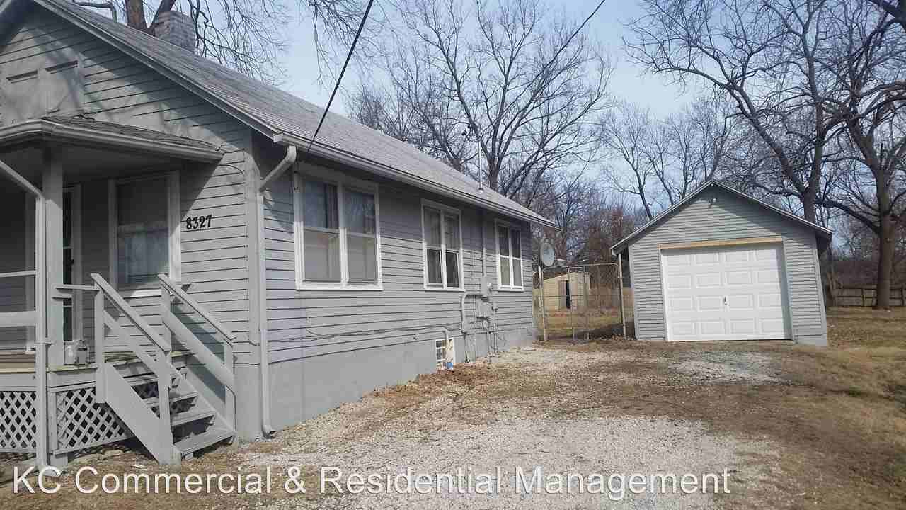 8327 Robinson St - Photo 2 of 11