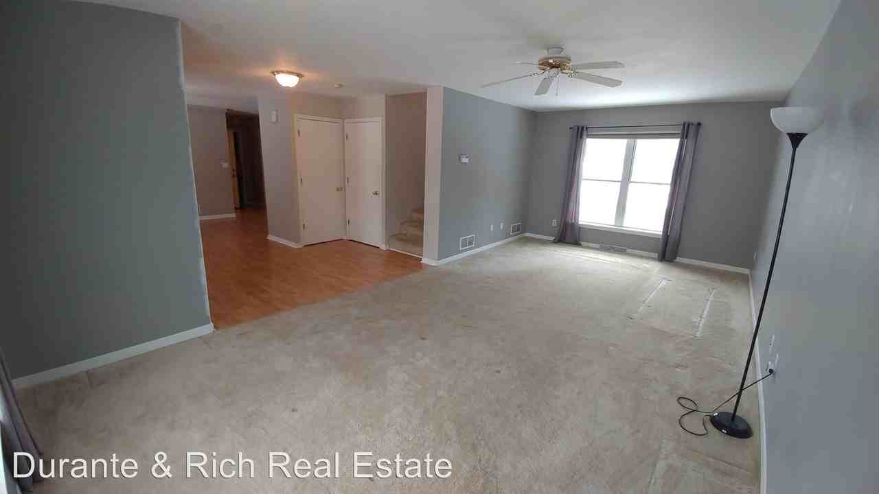 2810 Sandpiper Ln - Photo 3 of 24