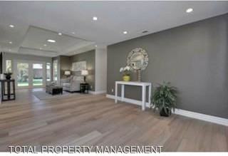 881 S Monroe St - Photo 3 of 16