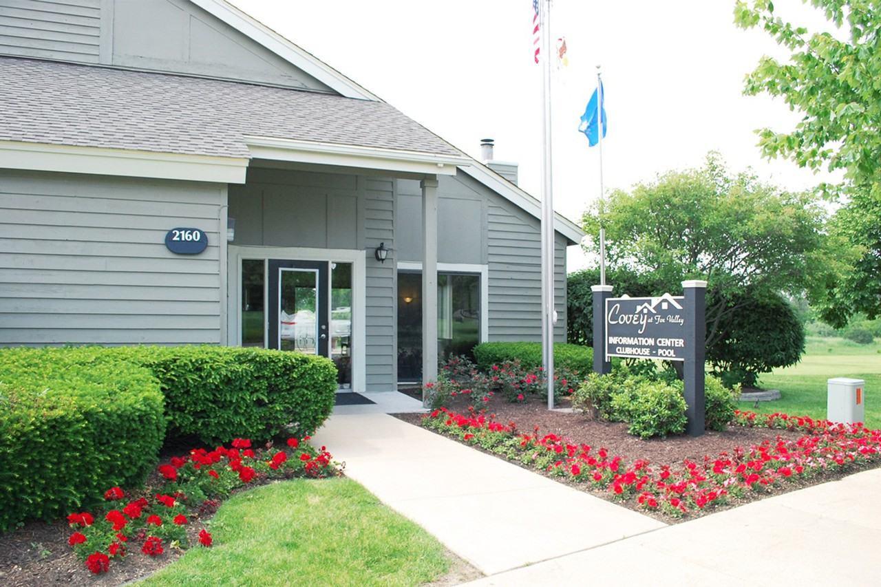 Covey at Fox Valley - Photo 2 of 9