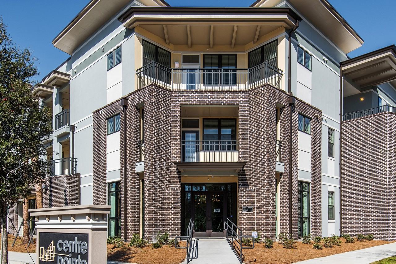 Centre Pointe - Photo 2 of 12