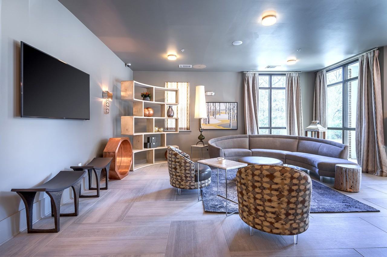 Centre Pointe - Photo 3 of 12