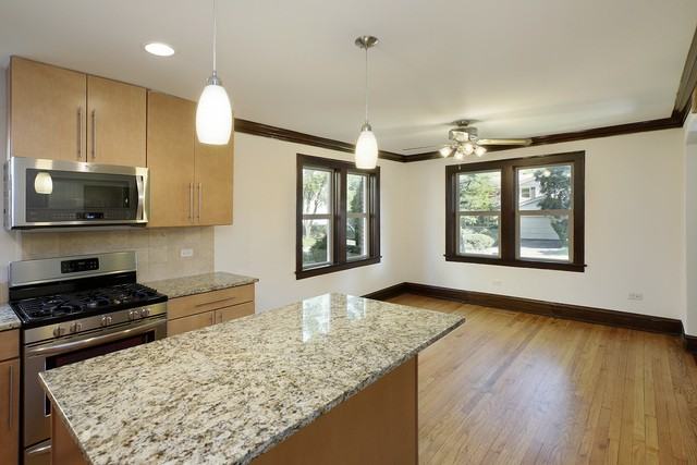 2427 Birchwood Ln - Photo 3 of 13