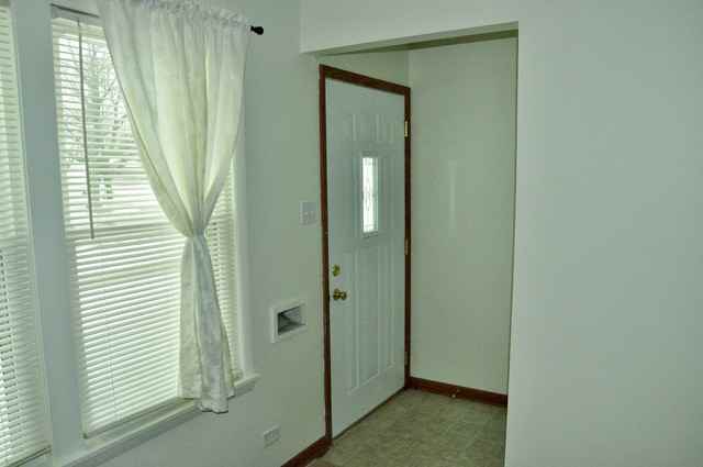 12854 S Saginaw Ave - Photo 2 of 10