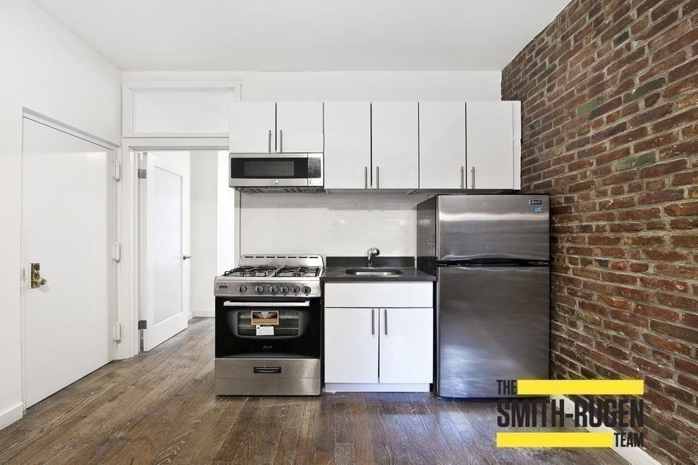 329 E 6th St - Photo 3 of 9