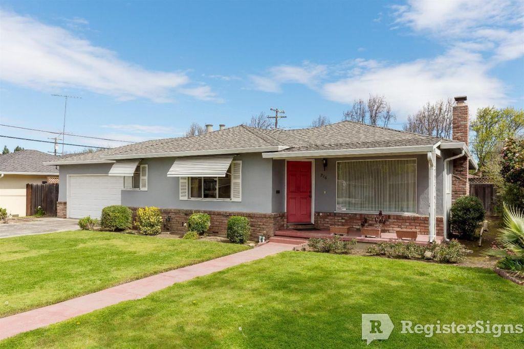 714 S Monroe St - Photo 3 of 4