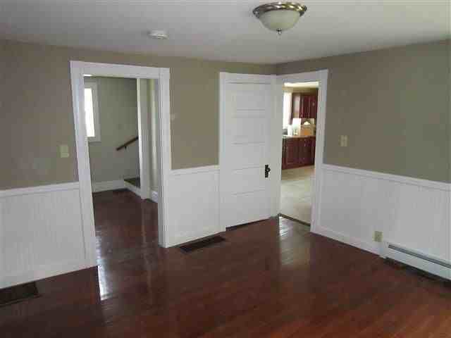 414 Russell St - Photo 3 of 11