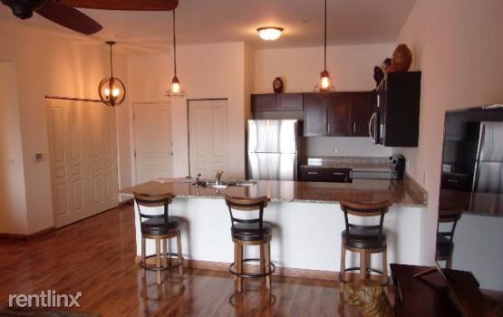 134 N Leroy St #305 - Photo 2 of 7