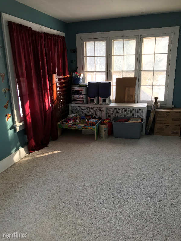 708 Chenango St - Photo 3 of 5