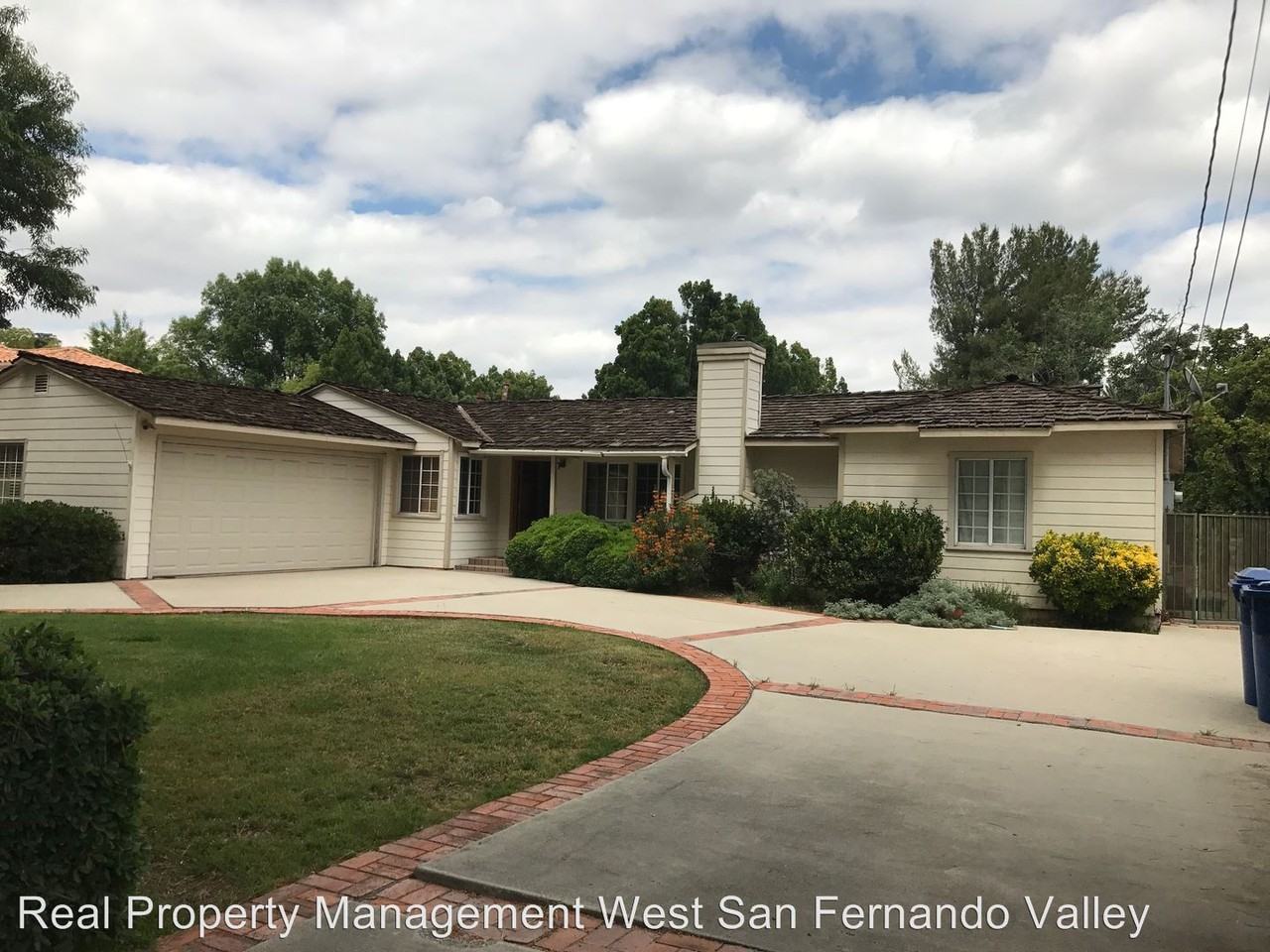 8846 Encino Ave - Photo 2 of 17