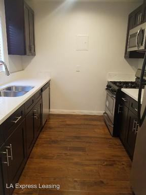 4111 Sommerset Drive - Photo 3 of 9