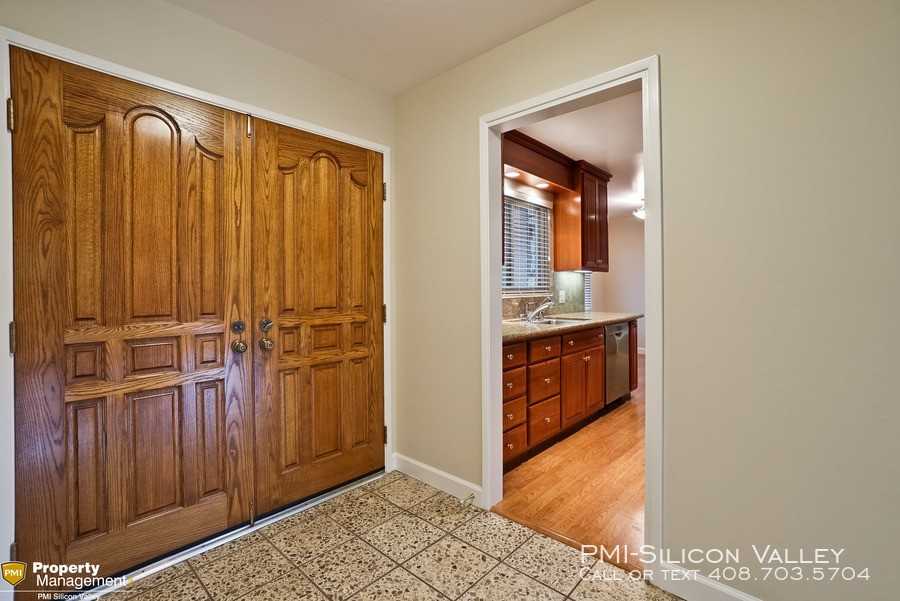 350 Valencia Dr - Photo 3 of 29