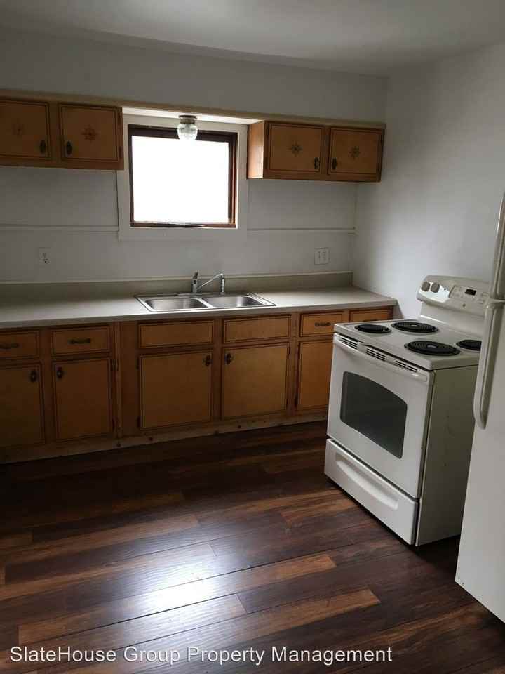 449 W 4th St - Photo 2 of 10