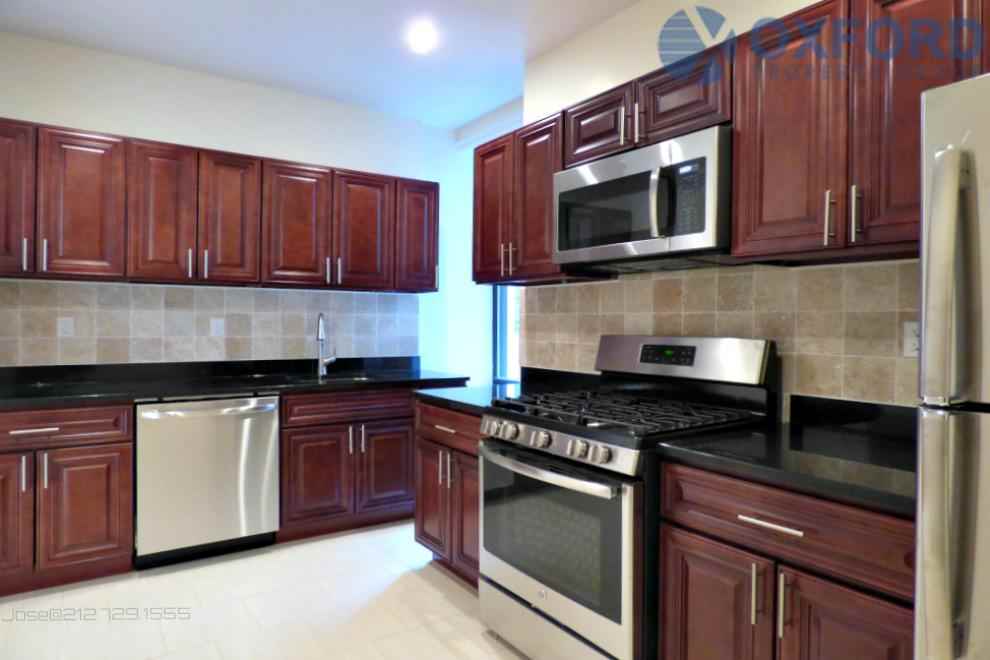 W 171st St & Fort Washington Ave #3X