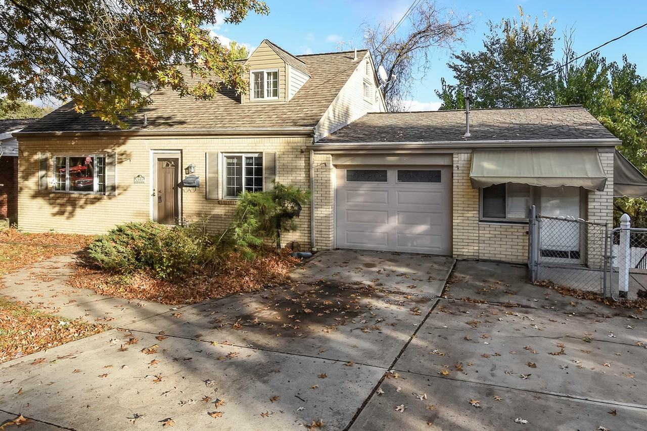 2551 Winchester Dr - Photo 3 of 28