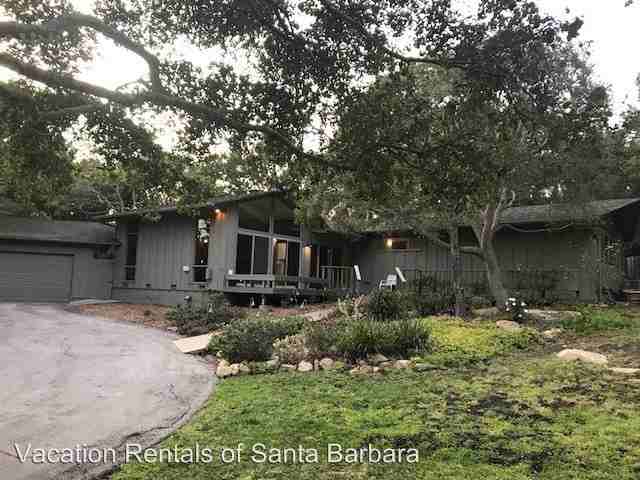 725 Oak Grove Dr - Photo 3 of 15